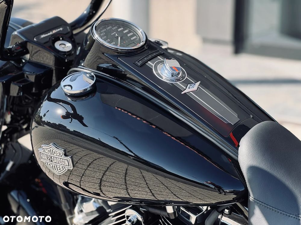 Harley-Davidson Touring Road King - 20