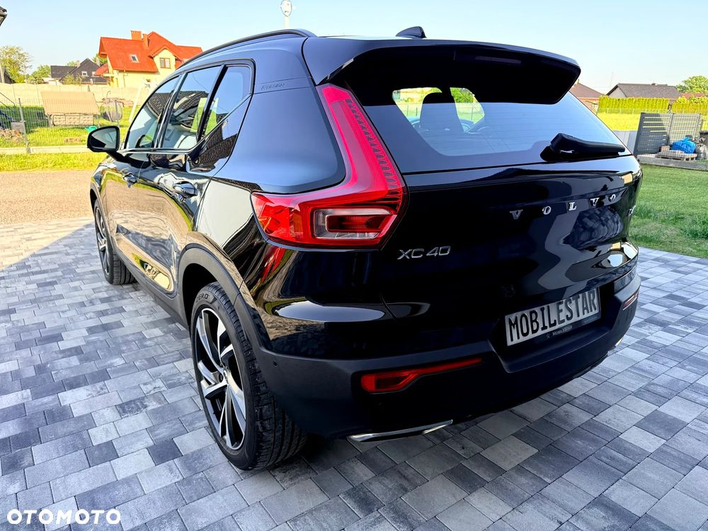 Volvo XC 40 D4 AWD Geartronic R-Design - 22