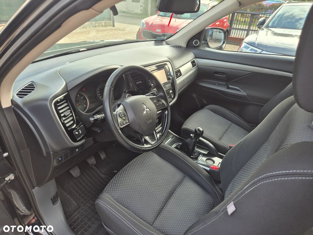 Mitsubishi Outlander - 18
