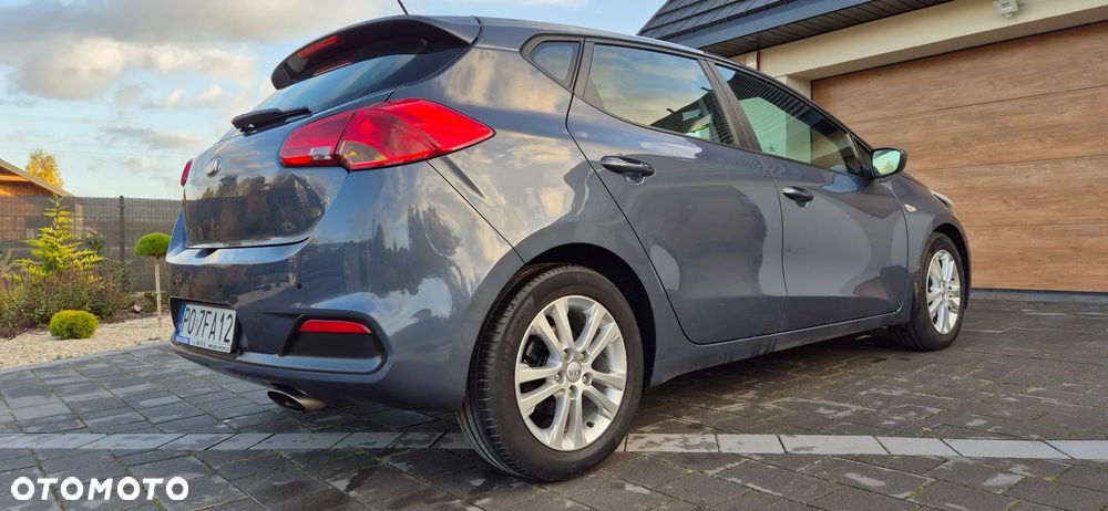 Kia Ceed - 11