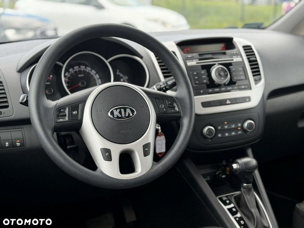 Kia Venga - 10
