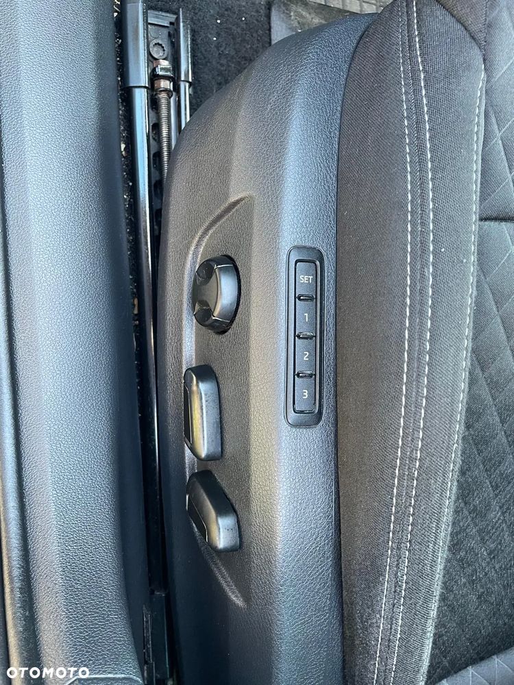 Skoda Superb Combi 2.0 TDI DSG Style - 26