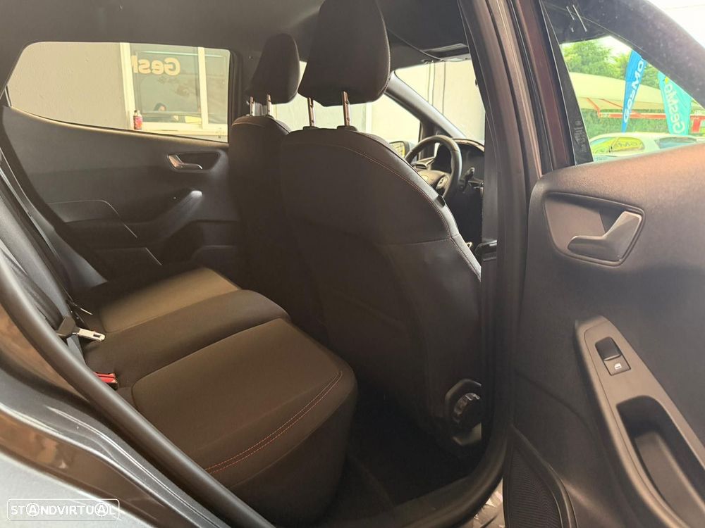 Ford Fiesta 1.0 EcoBoost MHEV ST-Line - 28
