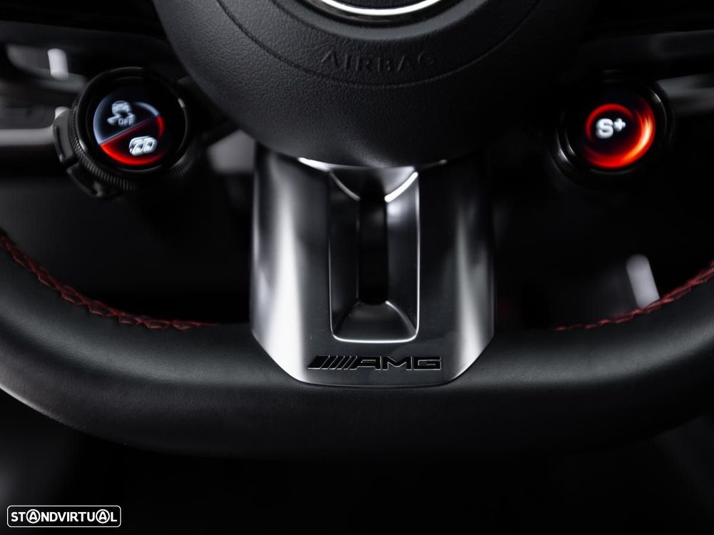 Mercedes-Benz CLA 45 AMG - 35