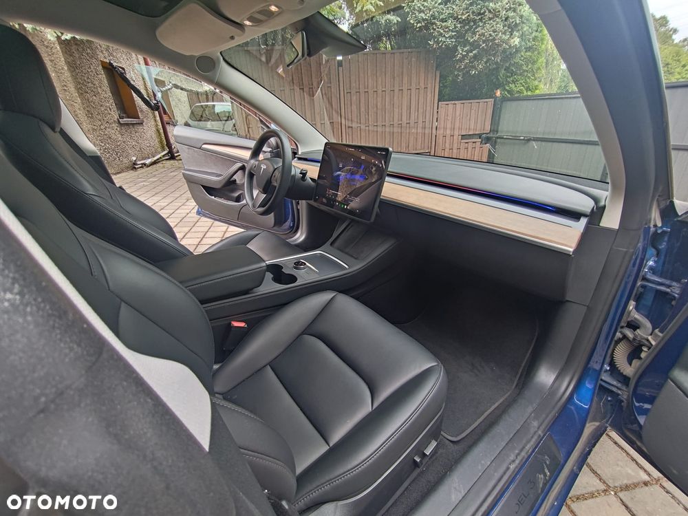 Tesla Model 3 - 13
