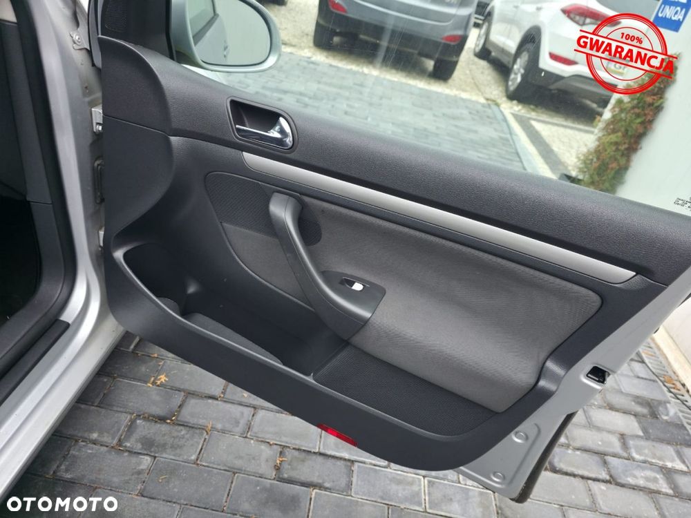 Volkswagen Golf - 32