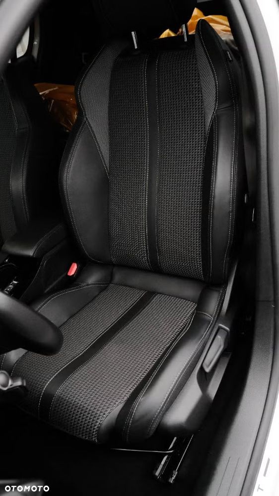 Peugeot 208 Elektromotor 136 GT - 11
