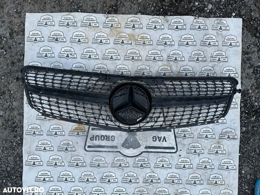 Grila centrala bara mercedes c class w204 amg facelift 2014 - 2