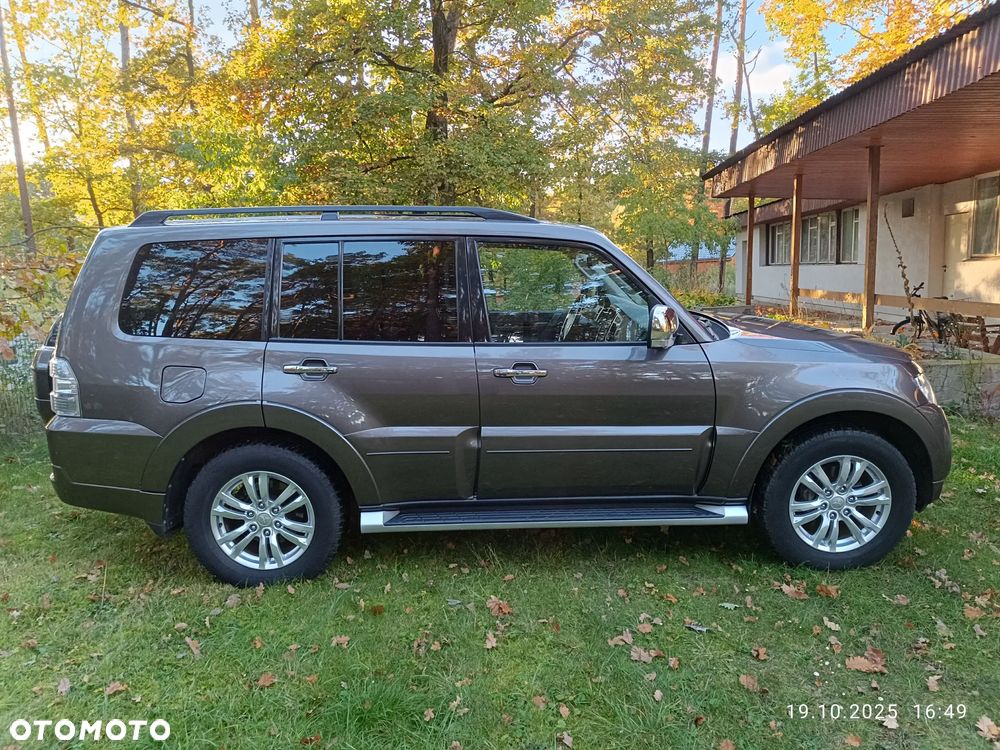 Mitsubishi Pajero - 3