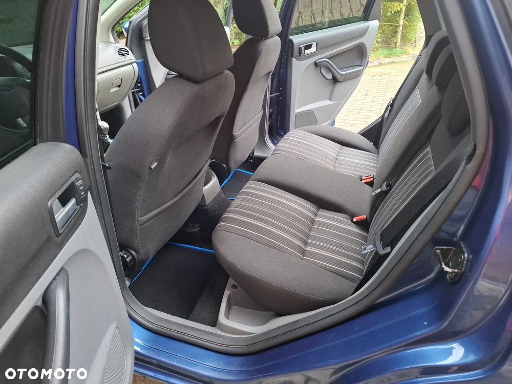 Ford Focus 1.6 16V Fun X - 8