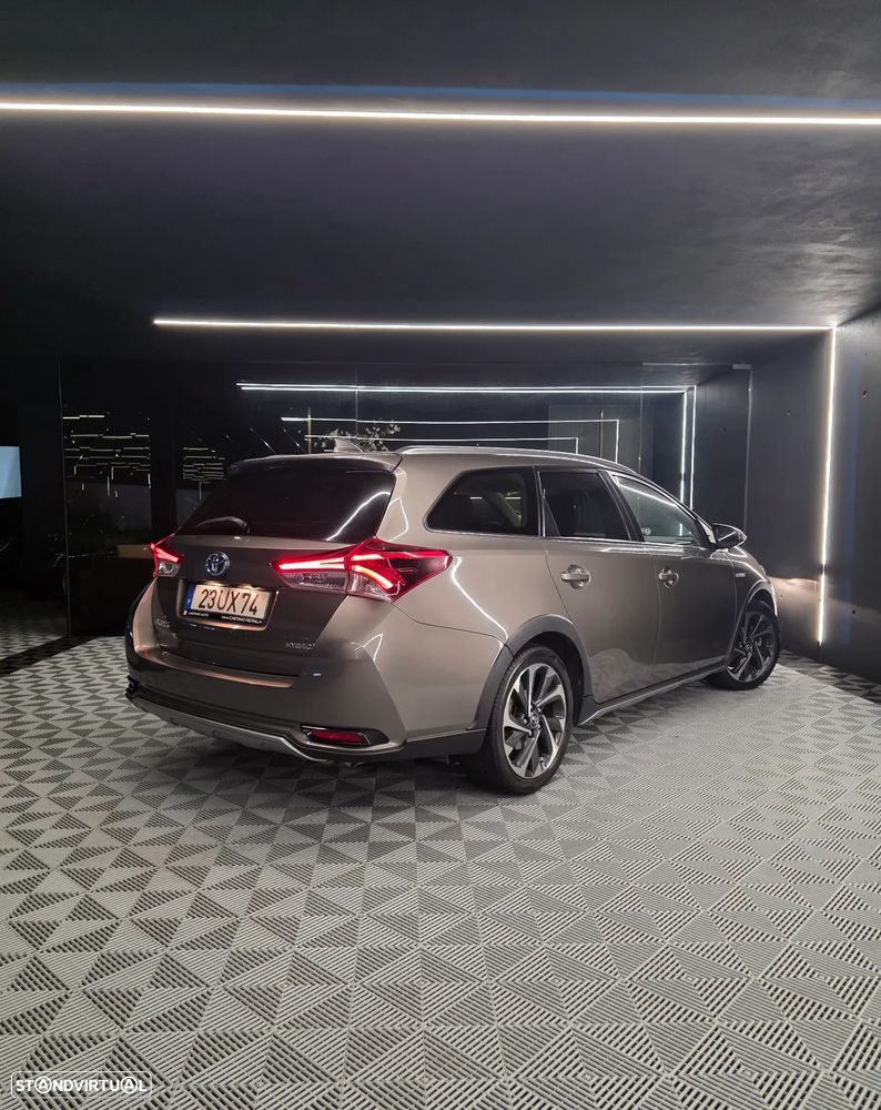 Toyota Auris Touring Sports 1.8 HSD Comfort +P.Techno+P.Sport - 6