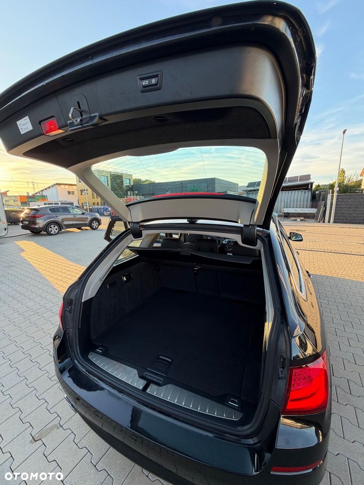 BMW Seria 5 520d - 28