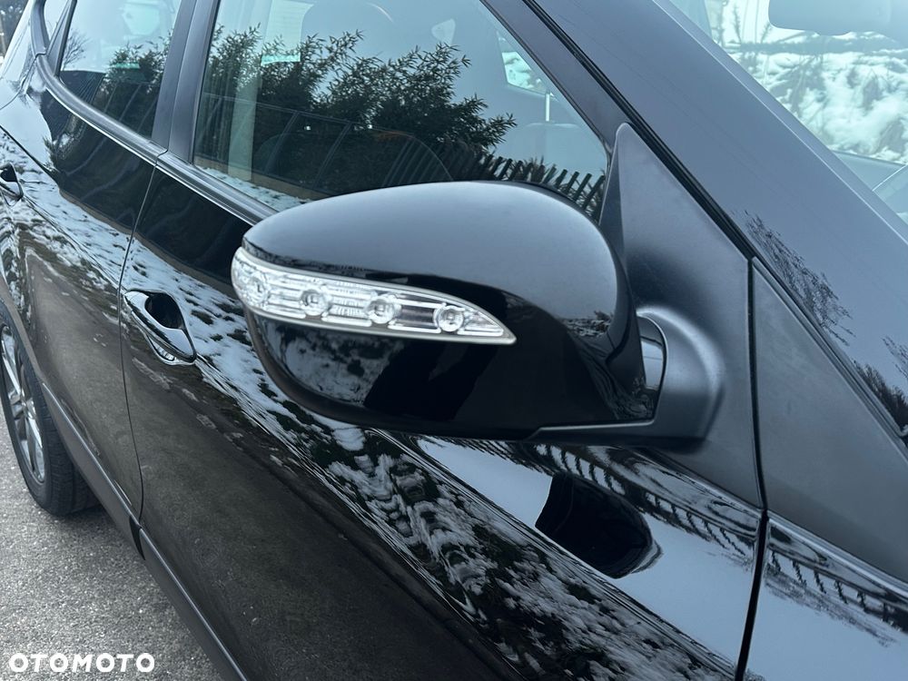 Hyundai ix35 1.6 2WD Fifa World Cup Edition - 27