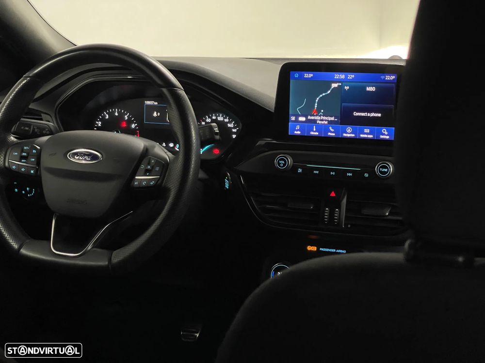 Ford Focus 1.0 EcoBoost MHEV ST-Line - 31