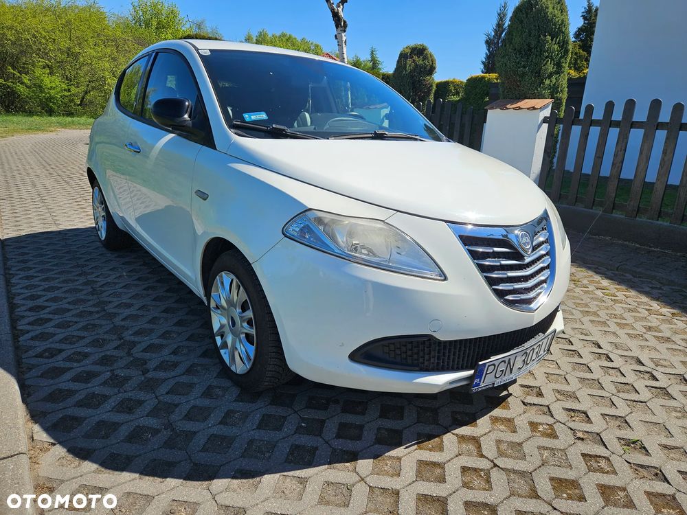 Lancia Ypsilon 1.2 8V Gold - 2