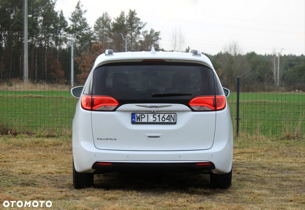 Chrysler Pacifica - 6