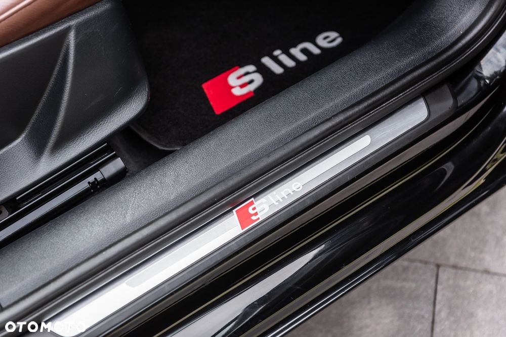 Audi A4 Avant 2.0 TDI ultra - 12