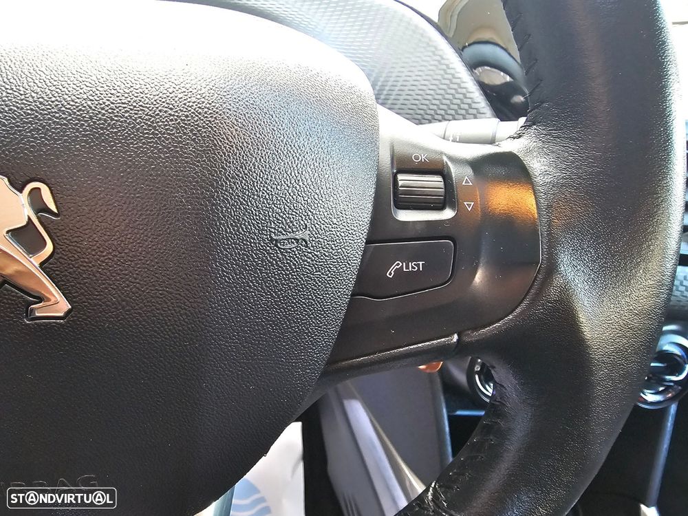 Peugeot 2008 1.2 PureTech Active - 24