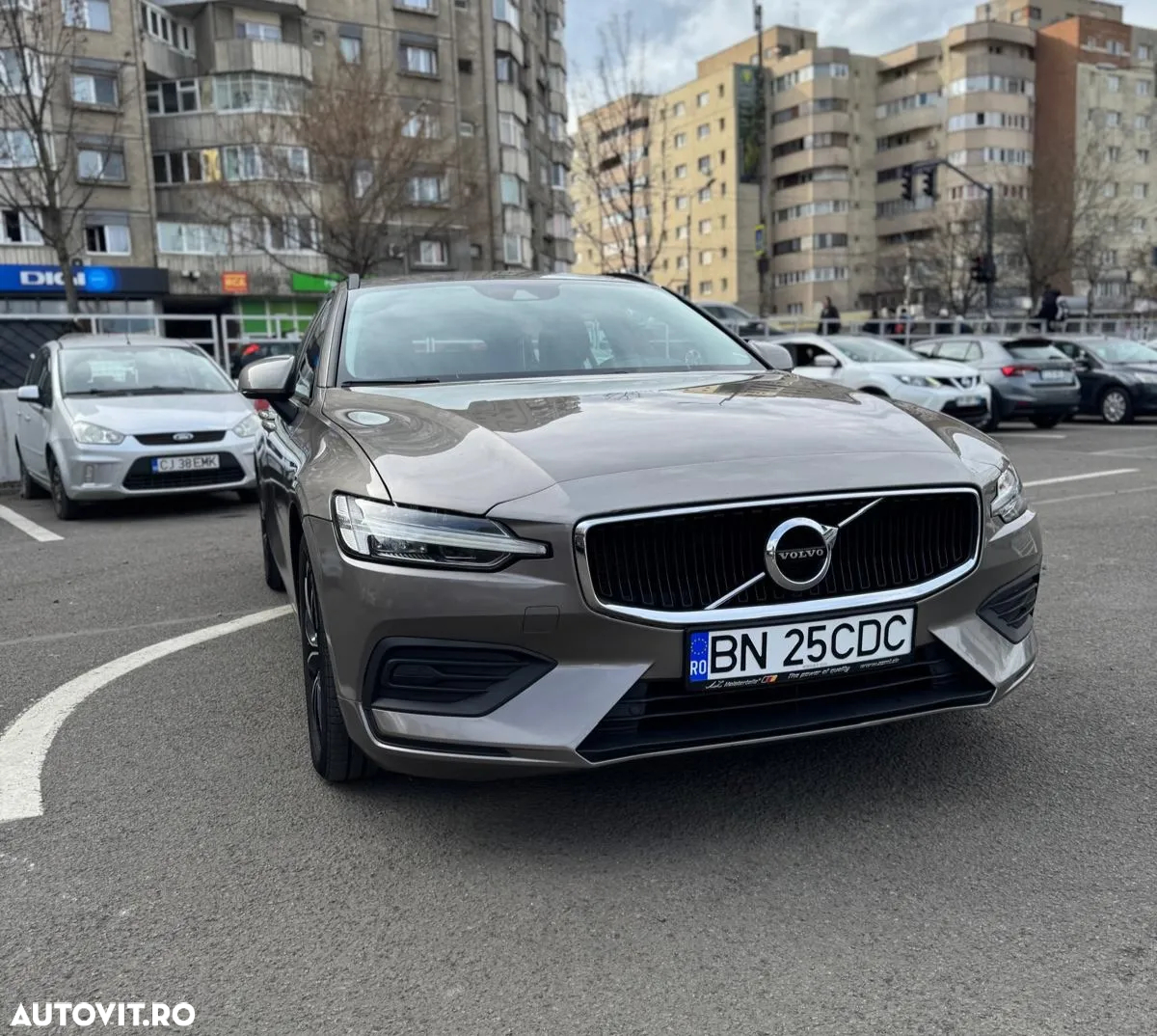 Volvo V60 B3 B DKG Momentum - 4