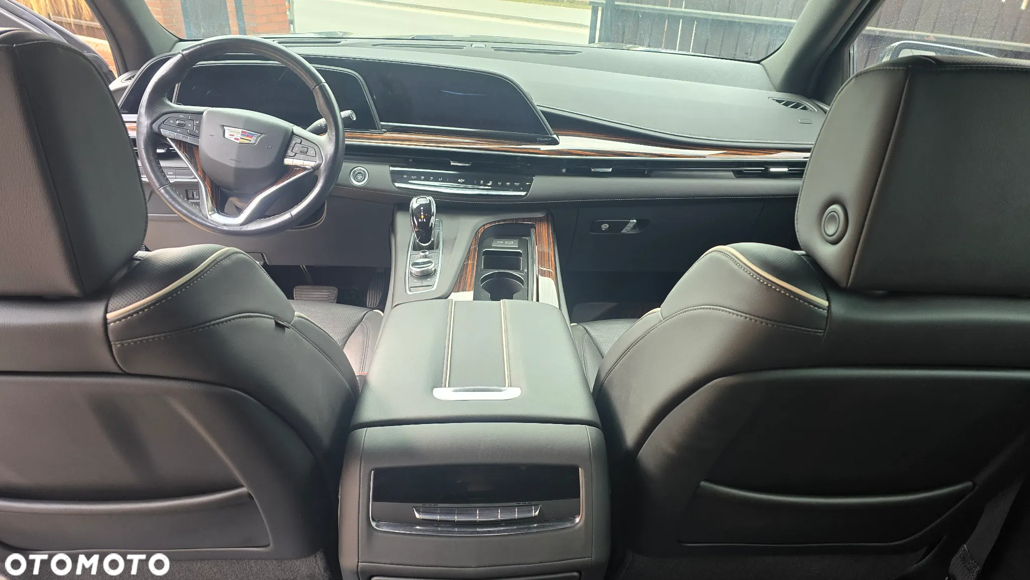 Cadillac Escalade - 5