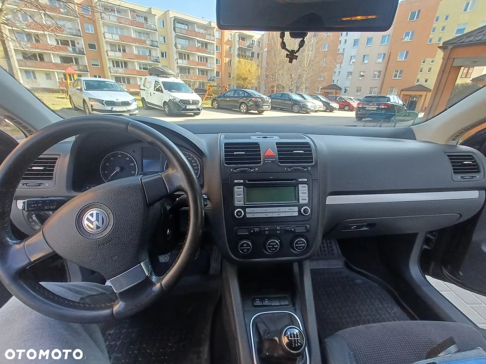 Volkswagen Golf 1.6 Comfortline - 3