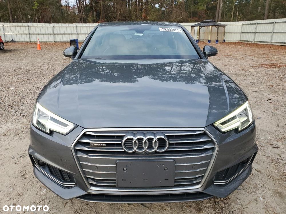 Audi A4 Limousine - 5