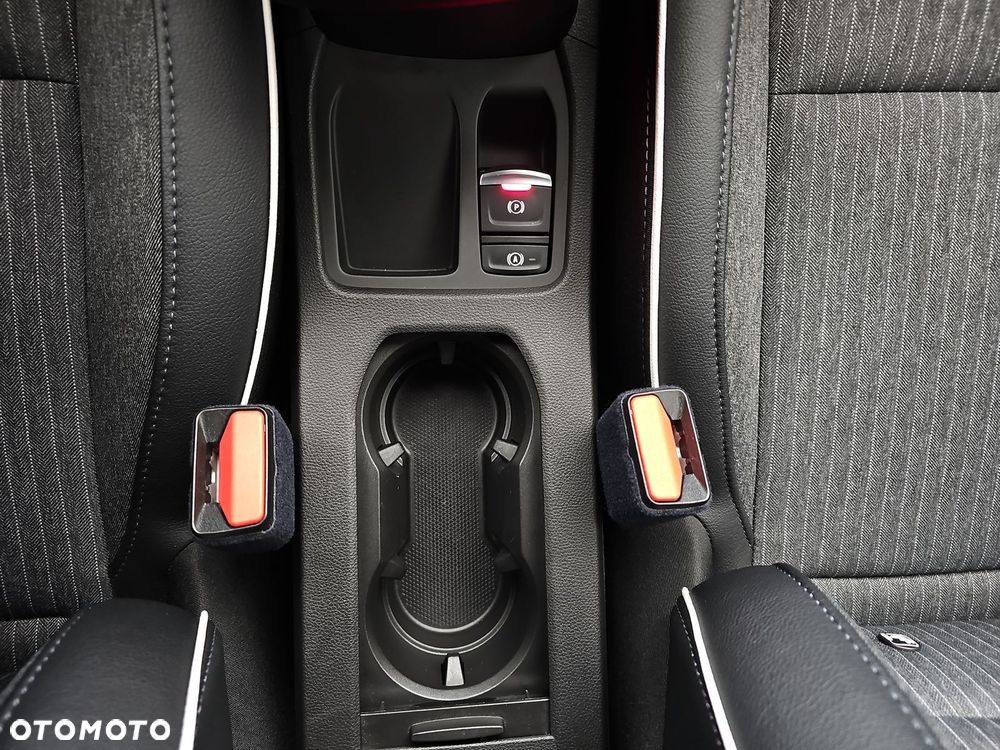 Renault Clio 1.6 E-TECH Intens - 18