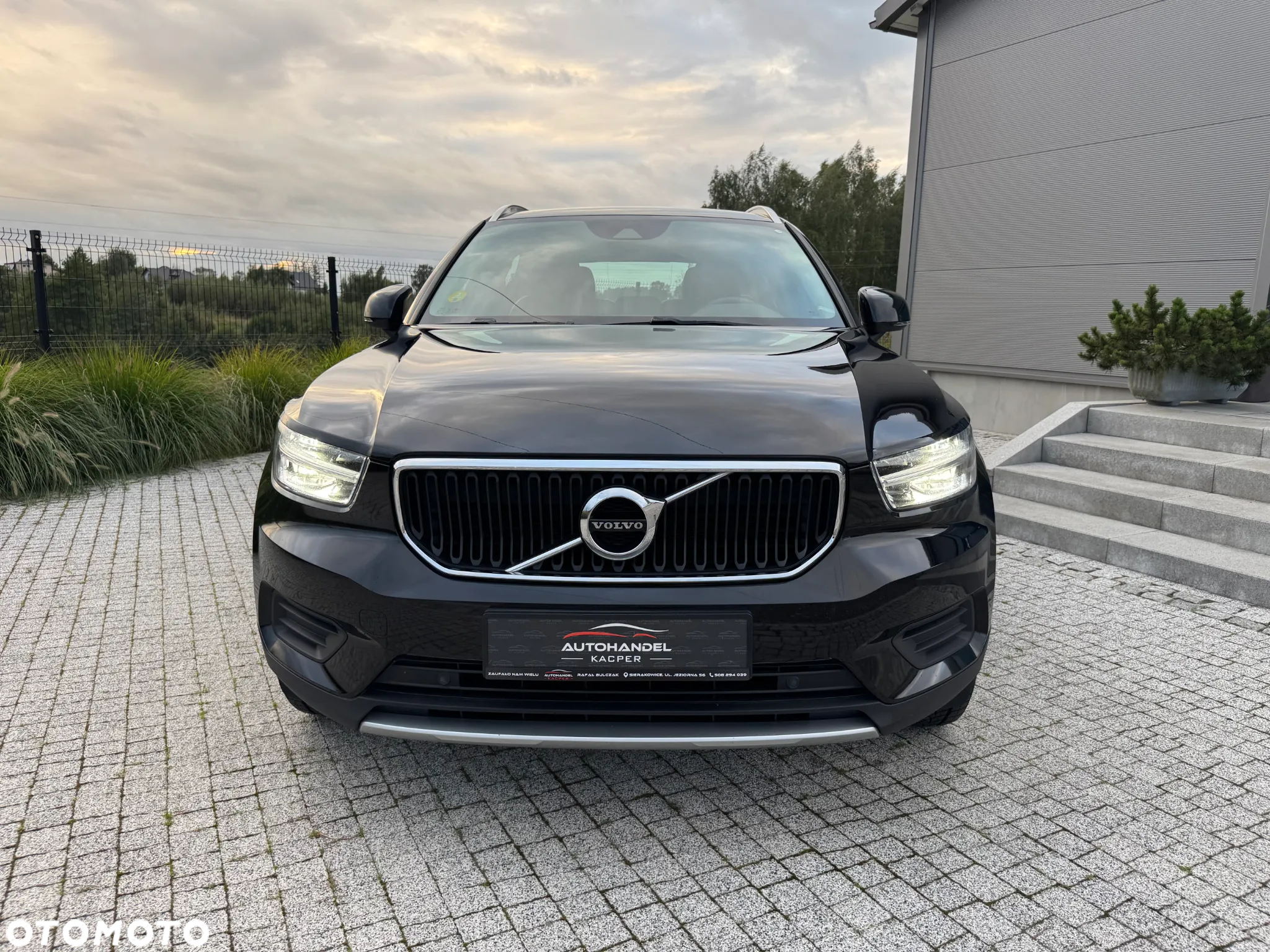 Volvo XC 40 D3 Momentum Pro - 2
