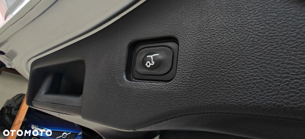 Ford Mondeo 2.0 EcoBlue Titanium - 36