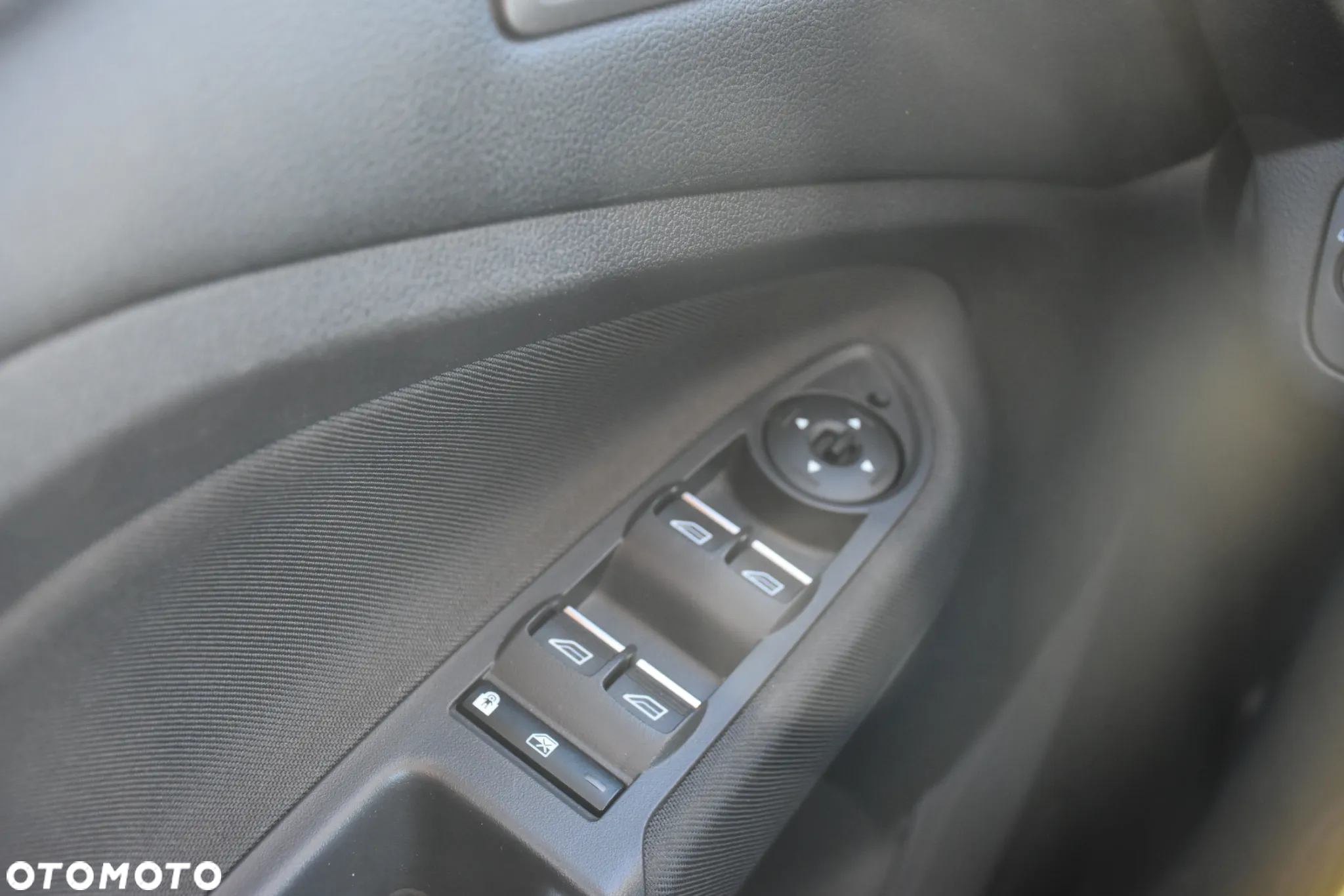 Ford C-MAX 1.5 EcoBoost Titanium ASS - 18