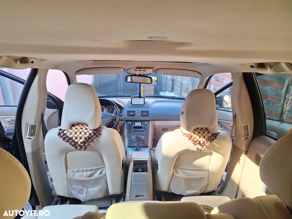 Volvo XC 90 D5 AWD Geartronic Momentum - 24