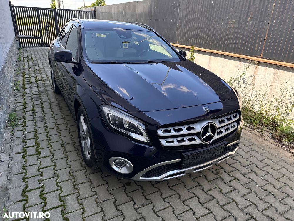 Mercedes-Benz GLA 200 d Aut. - 2
