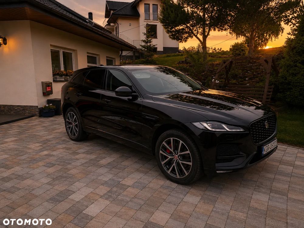 Jaguar F-Pace 2.0 P250 mHEV AWD R-Dynamic Black - 1