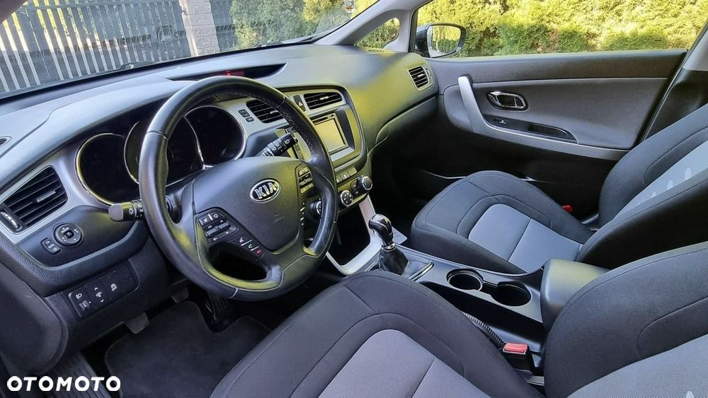 Kia Ceed - 11