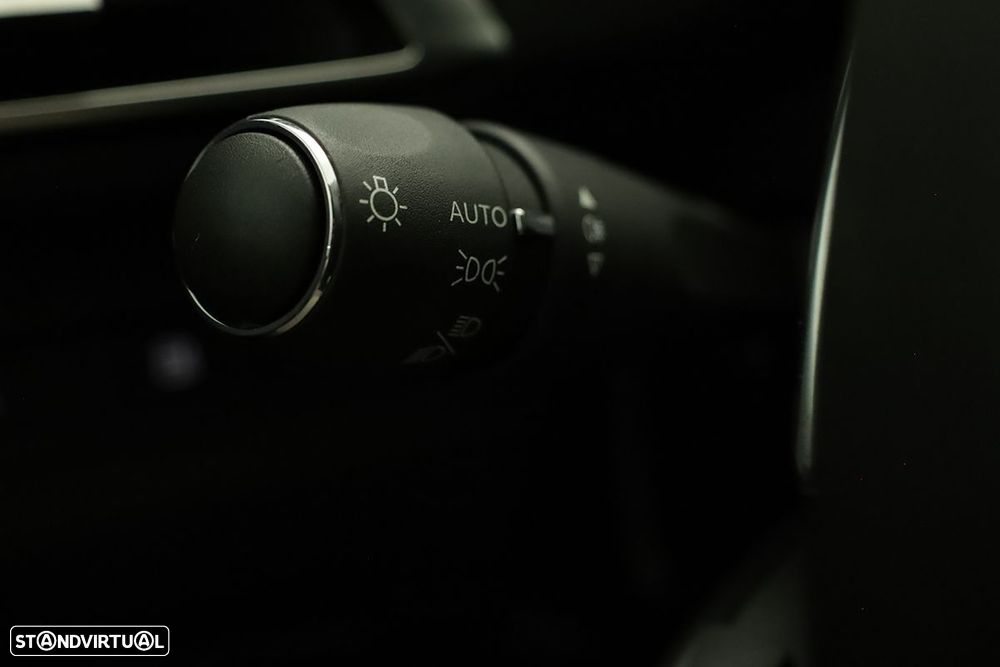Peugeot 3008 1.6 Hybrid Allure e-EAT8 - 17