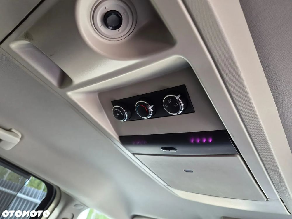 Chrysler Town & Country 3.6 Limited - 18