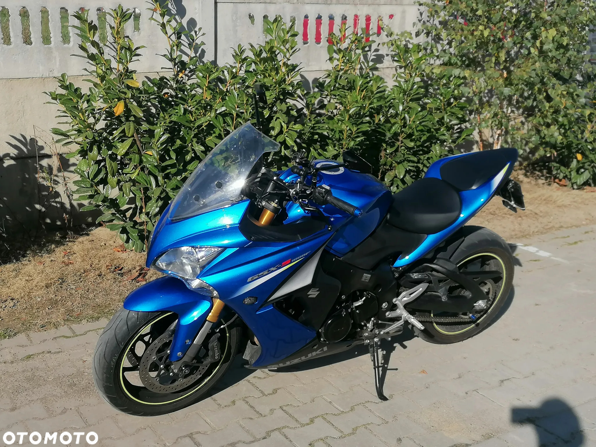 Suzuki GSX 1000 - 11