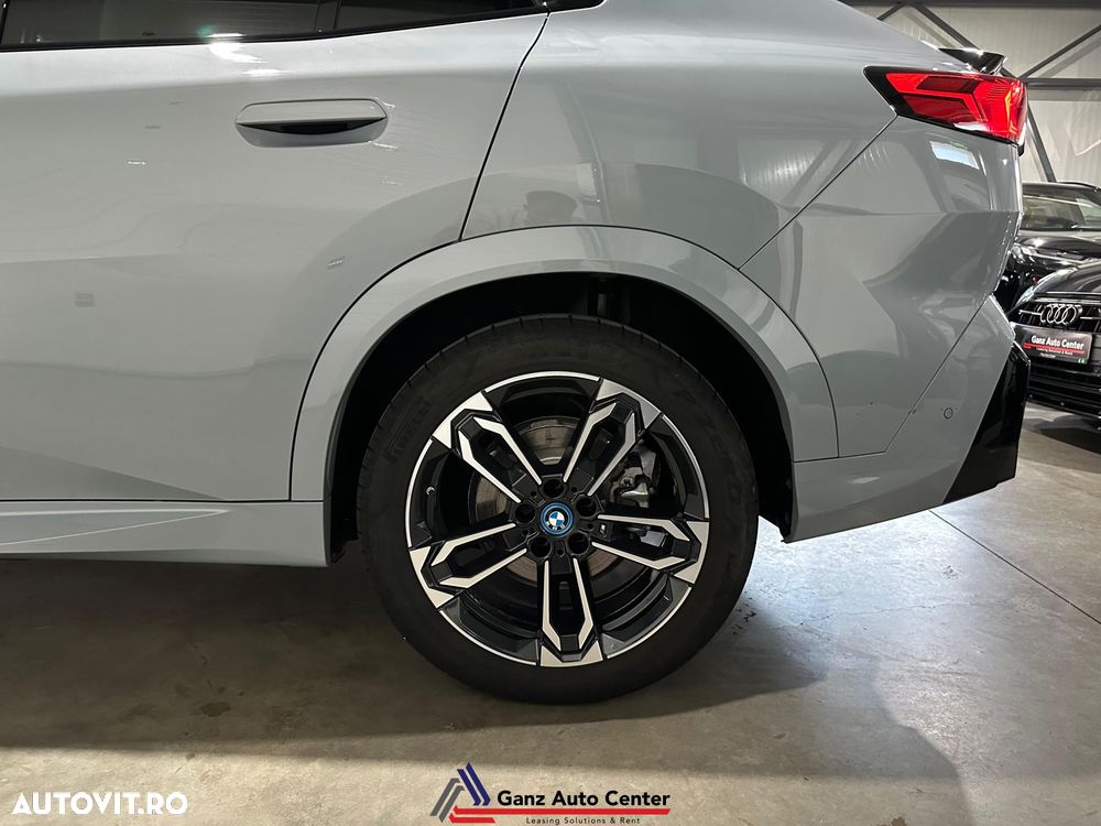 BMW iX2 eDrive20 - 36