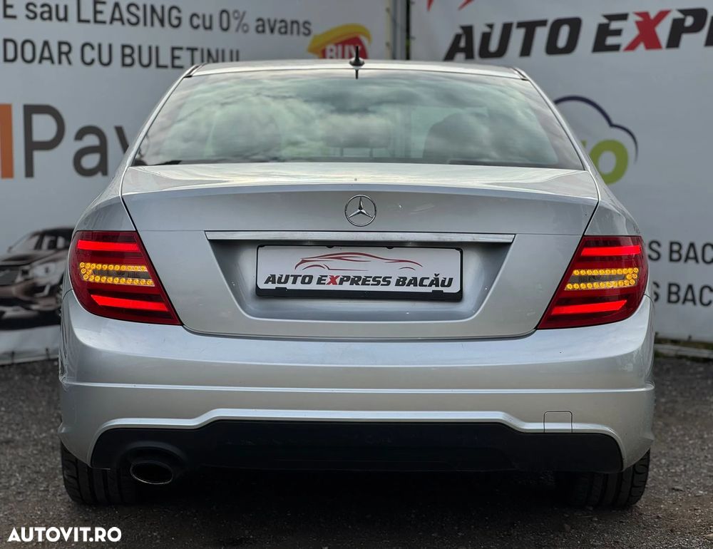 Mercedes-Benz C 180 T CGI BlueEFFICIENCY - 23