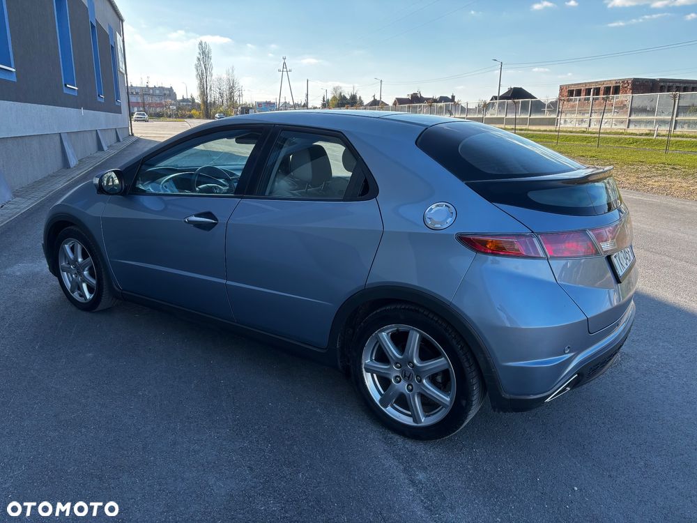 Honda Civic 1.8 Executive - 21