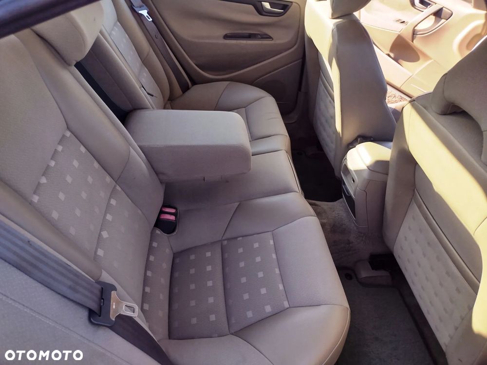 Volvo S60 2.4 Kinetic - 32
