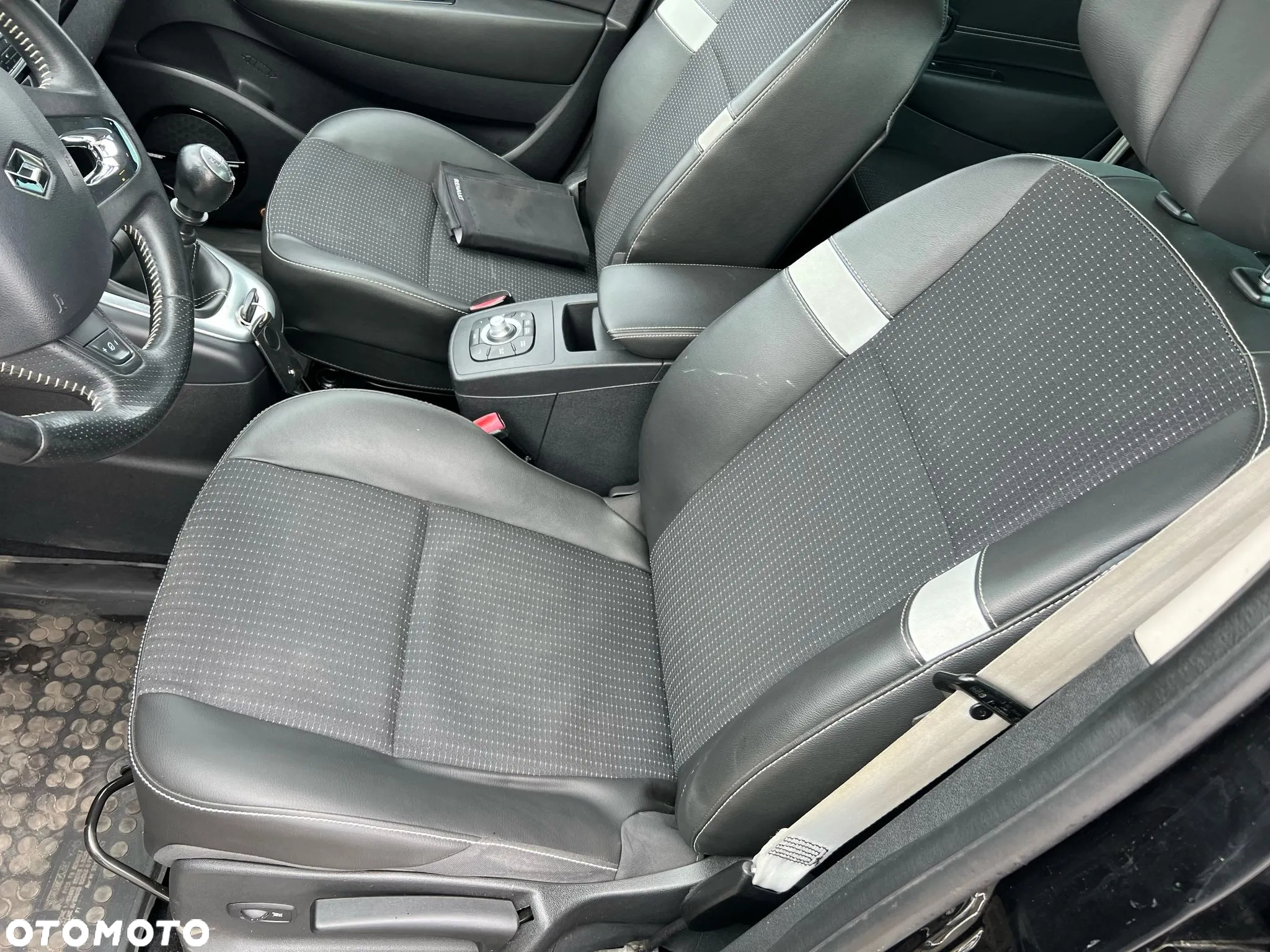 Renault Scenic 1.6 dCi Bose - 21