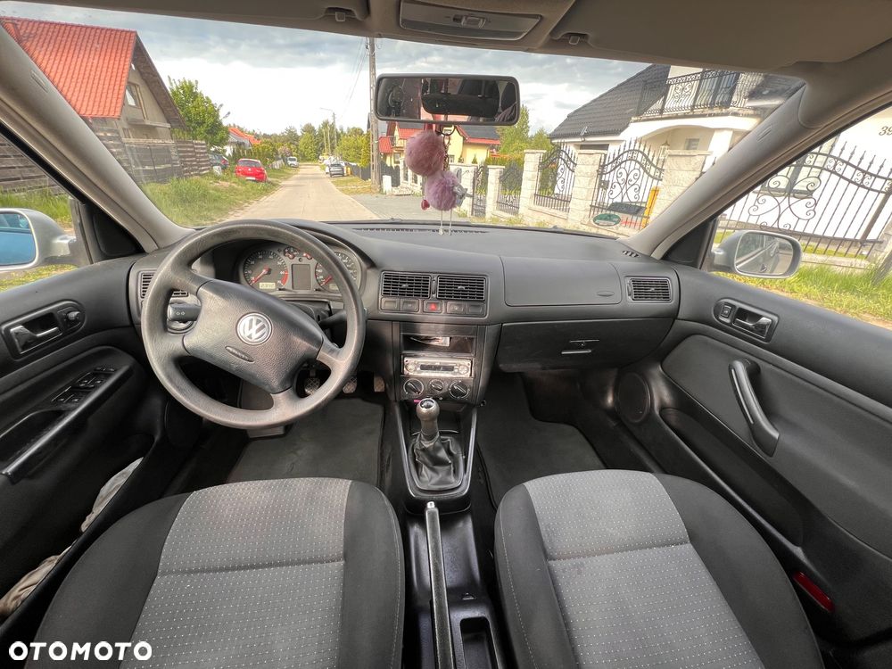 Volkswagen Golf - 10