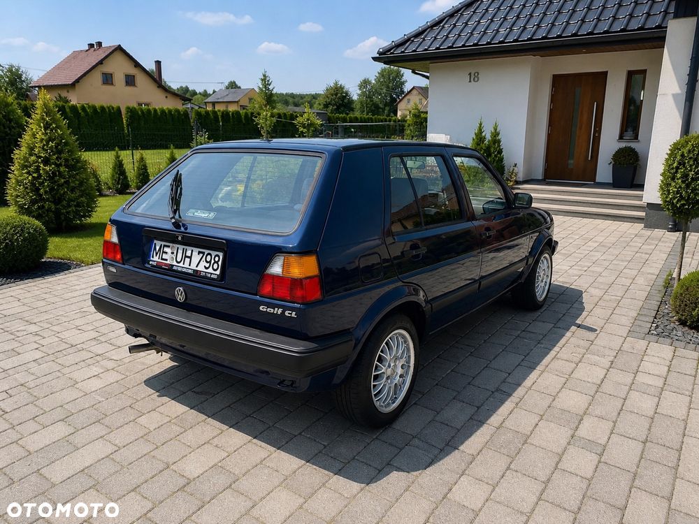 Volkswagen Golf - 2