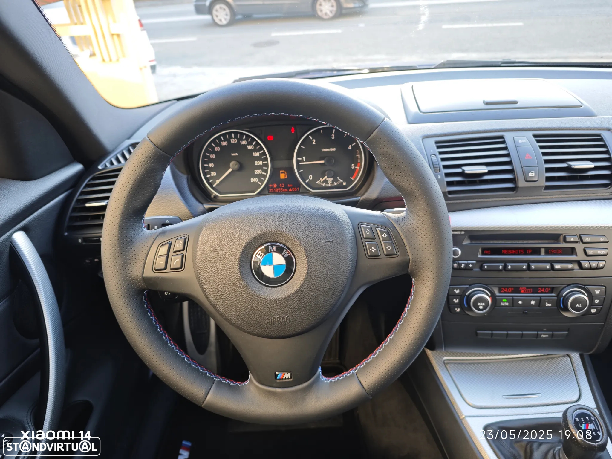 BMW 118 d Coupe Limited Edition Lifestyle c/ M Sport Pack - 28