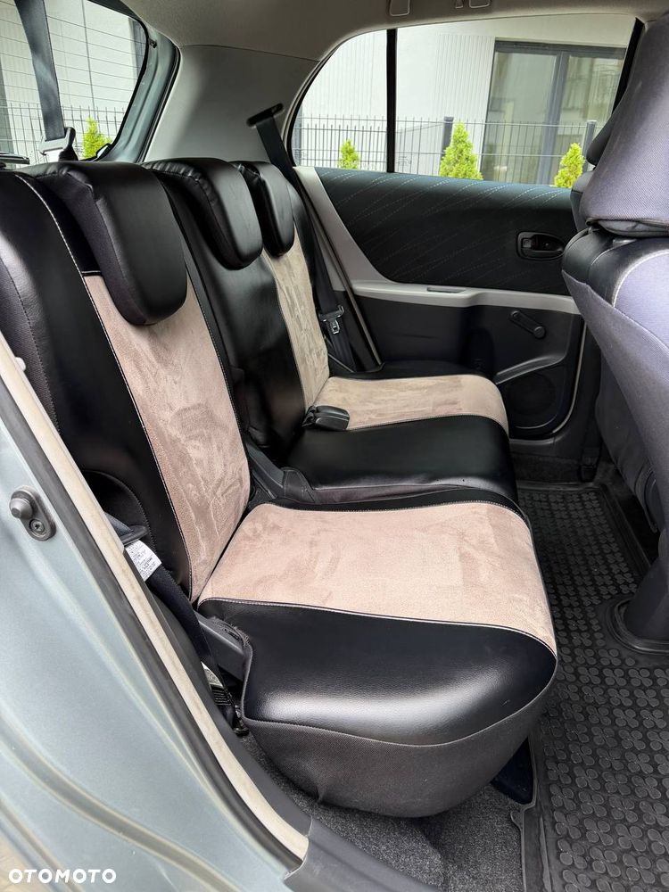 Toyota Yaris 1.3 Prestige - 8
