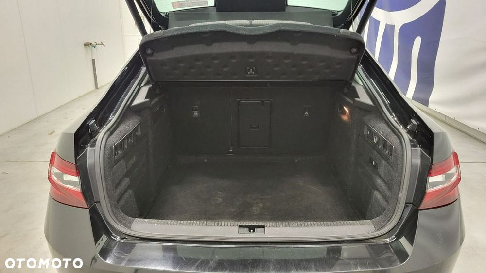 Skoda Superb 2.0 TDI L&K DSG - 25