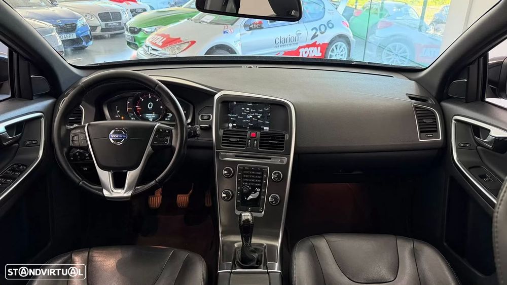 Volvo XC 60 2.0 D4 Momentum - 26