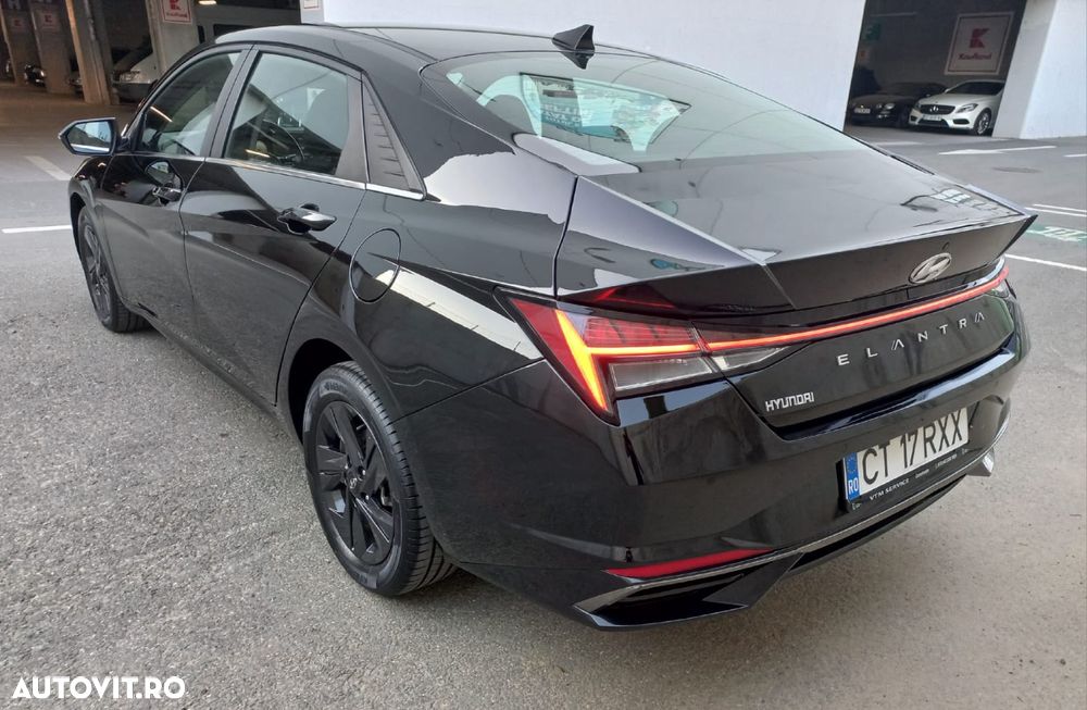 Hyundai Elantra 1.6 l 123 CP CVT Highway - 2