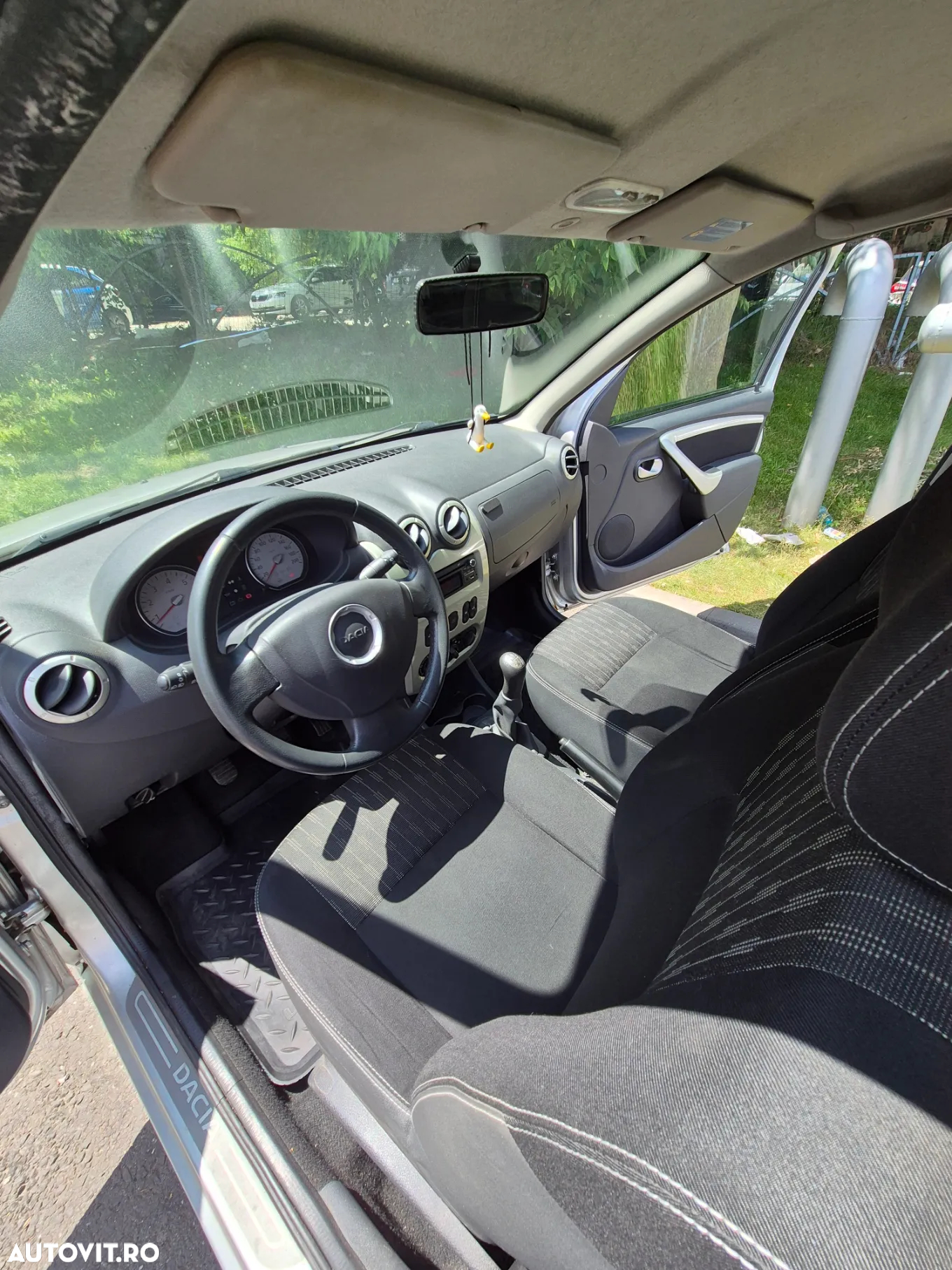 Dacia Sandero 1.6 MPI Laureate - 5